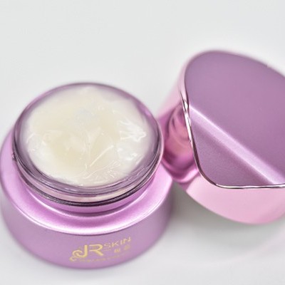 眼周圍有脂肪?？梢赃@樣做！