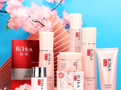 是否還在為產(chǎn)品效果不佳而煩惱？是否因?yàn)轭櫩蛷?fù)購(gòu)率低而倍感壓力？ #化妝品OEM  #功效護(hù)膚品   #護(hù)膚品工廠