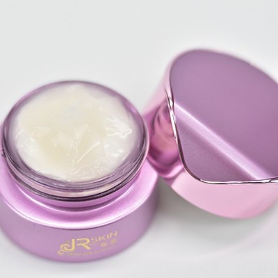 關(guān)于眼霜使用的問(wèn)題